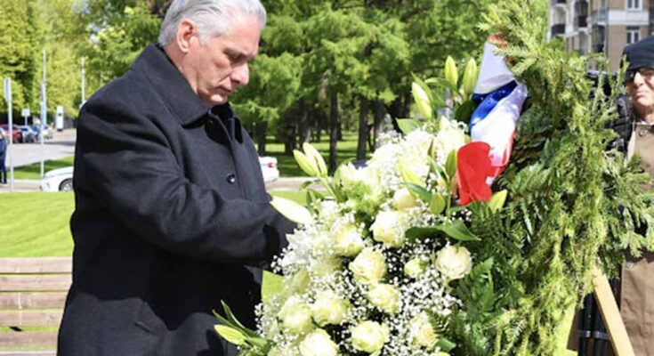 Díaz-Canel rinde honores a Fidel Castro en Moscú