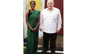 Embajador recibe joven de Sri Lanka que estudiará en Cuba