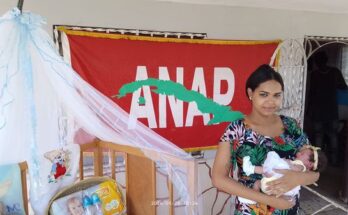 Agricultores floridanos agasajan a familia de la niña Ainoa María Agüero Gutiérrez