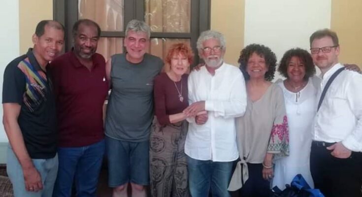 La poesía salva y tiende puentes en Cuba