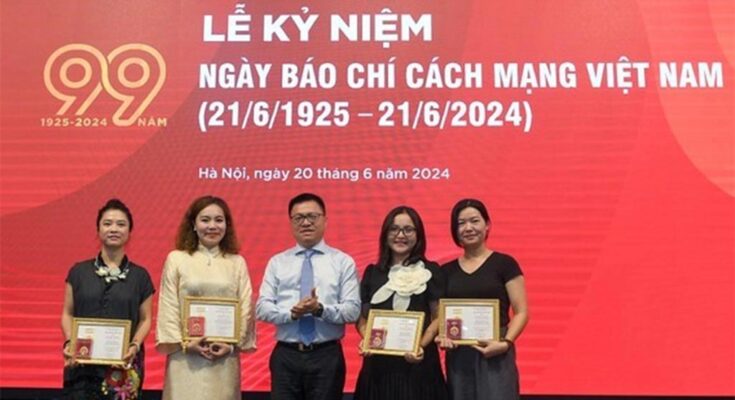Vietnam conmemora casi un siglo de prensa revolucionaria