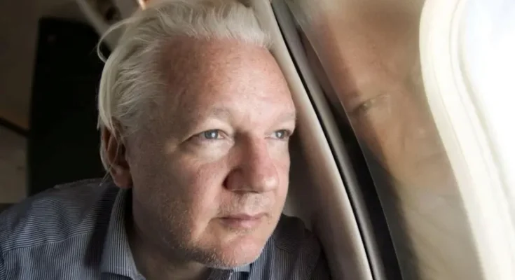 Cuba expresa satisfacción por liberación de Julian Assange