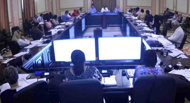 Cuba aprueba decretos leyes de interés para el sector privado