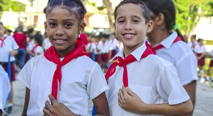 Continúa evaluación de preparativos para curso escolar en Cuba