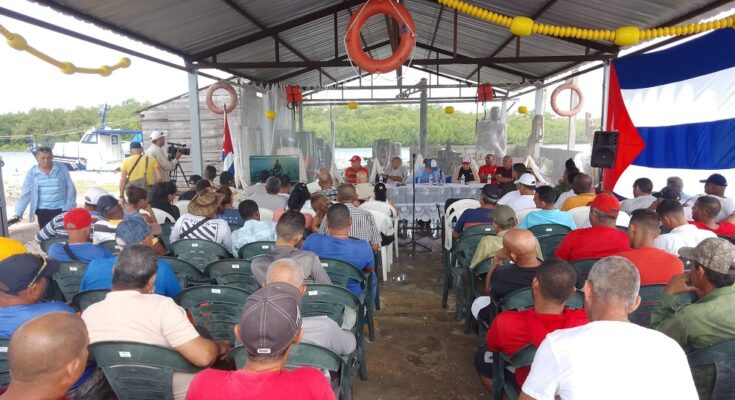 Debaten en Florida temas referidos a la protección de los ecosistemas y especies marinas