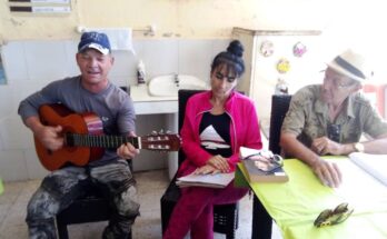 Acogió peña literaria "De la poesía, a la Canción" Casa de Abuelos 1ro de Octubre, del municipio de Florida