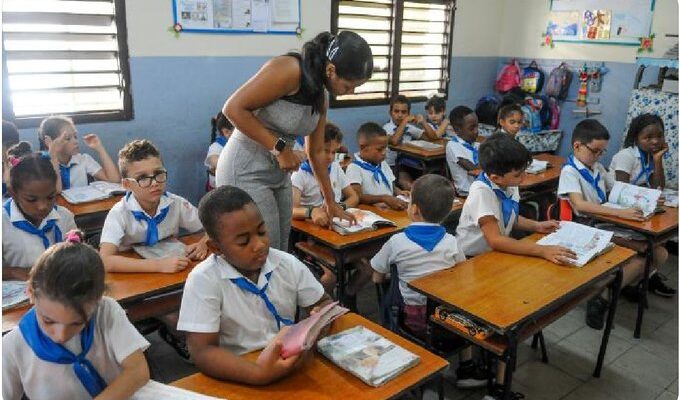 Cuba garantiza educación con calidad pese a limitaciones de recursos