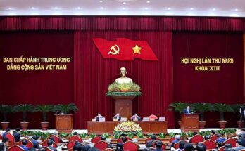 Sesiona X Pleno del Comité Central del Partido Comunista de Vietnam