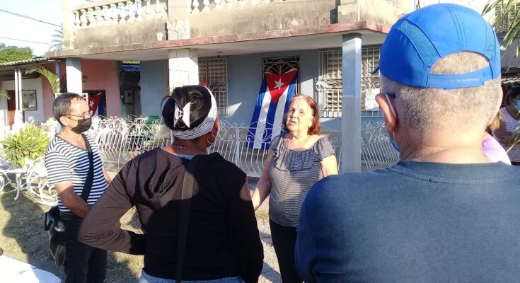 Homenaje en el sector educacional de Florida a María Cristina Serrallonga. (Foto: Tomada del Perfil de Facebook de Fermín Antonio Peña Sánchez)