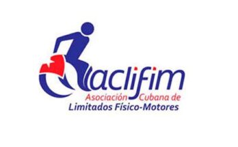 Personas con discapacidad físico-motoras en Congreso en Cuba