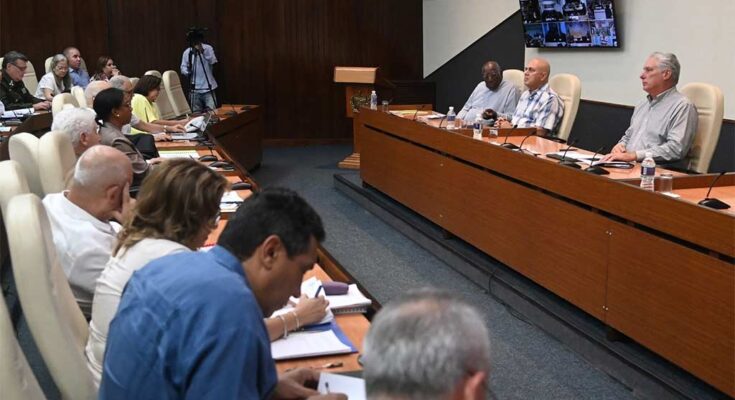 Cuba se alista para atenuar daños de tormenta tropical Rafael