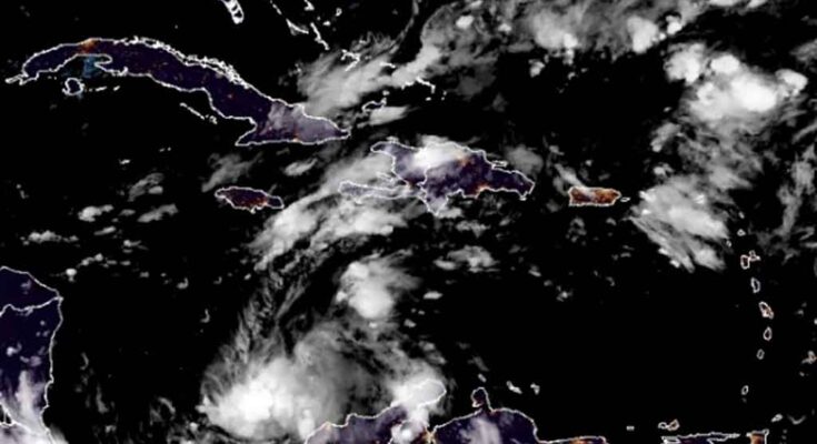 Disturbio en mar Caribe se organiza en su rumbo a Jamaica y Cuba