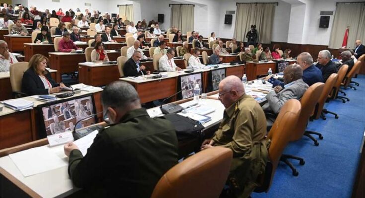 Comunistas de Cuba continúan debates en IX Pleno partidista