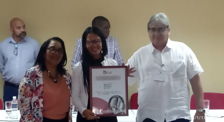 Dirección del Partido municipal pondera reconocimiento otorgado a Radio Florida