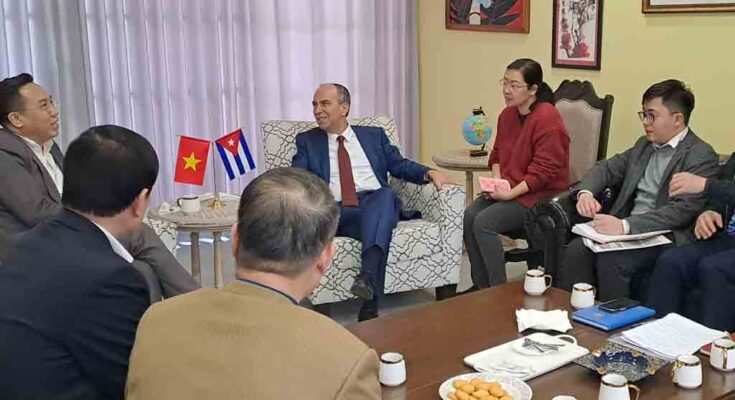 Evalúan fomento de cooperación Cuba-Vietnam en industria editorial (+Fotos)