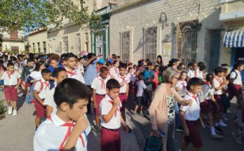 Cuba desfila por el Día Mundial del Autismo