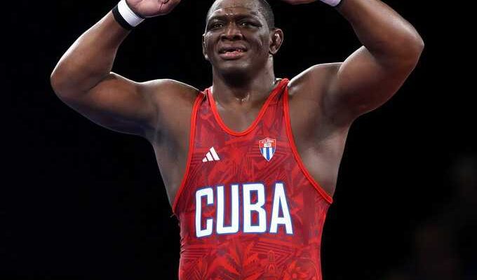 Mijaín López denuncia negativas de visas a deportistas cubanos