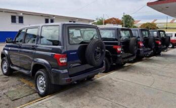 Entregan vehículos rusos UAZ Patriot ensamblados en Cuba