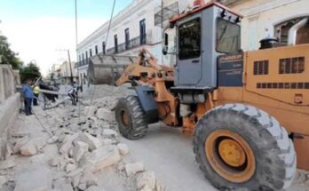 Acciones de saneamiento tras derrumbe en la ciudad de Cárdenas