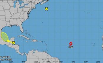 Tormenta tropical Erin sigue su avance por Atlántico central