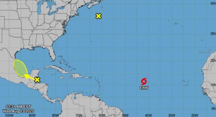 Tormenta tropical Erin sigue su avance por Atlántico central