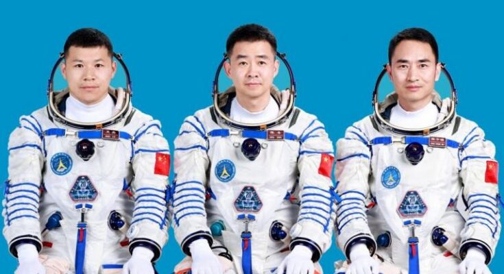 Astronautas chinos varados están 'en buen estado' pese a demora en su regreso por basura espacial