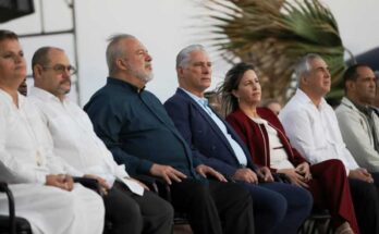 Encabeza presidente de Cuba homenaje por Día del Educador