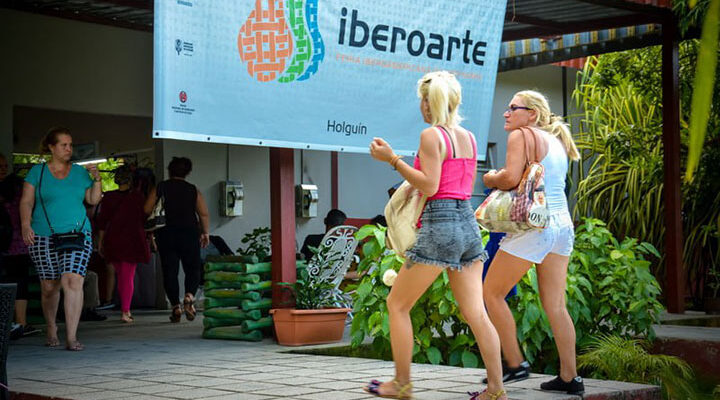 Ferias distinguieron labor de institución cultural en Holguín