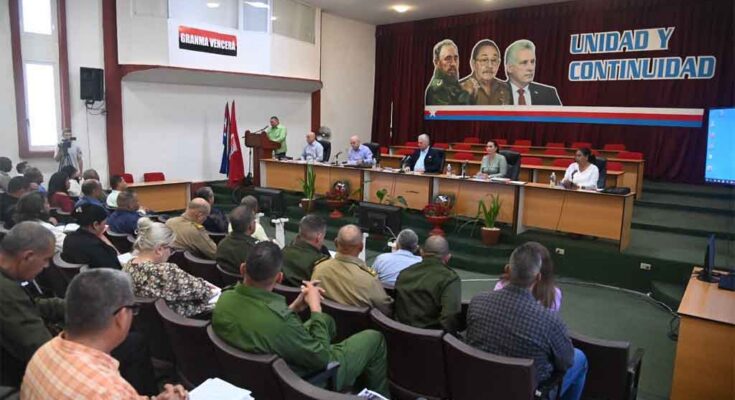 Plenos partidistas de Granma y Holguín en foco mediático de Cuba