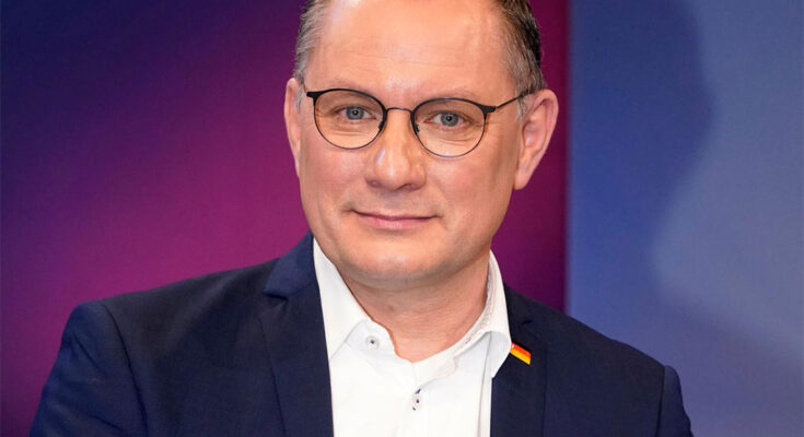 Líder alemán urge diálogo con Rusia para paz en Ucrania