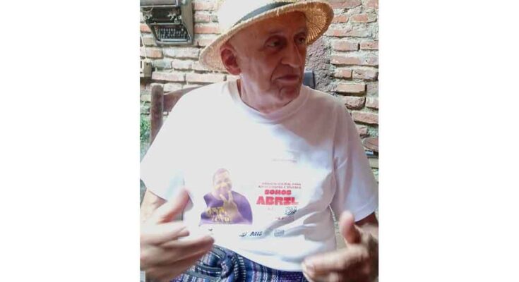 Crean brigada artística que recorre a pie variados centros de Cuba