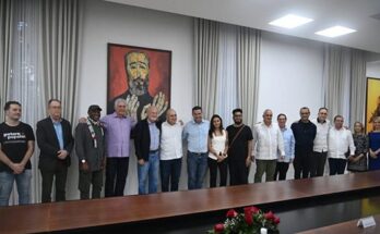 Recibe Díaz-Canel a delegación de la Asamblea Internacional de los Pueblos: “Sabemos lo que significa visitar Cuba en estos tiempos”