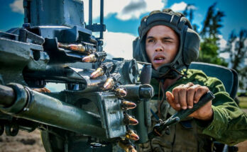 Celebra Ejército Oriental aniversario 65 de fundado por Raúl (+ Fotos)