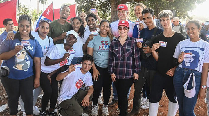 Protagonizó juventud cubana jornada productiva en Artemisa