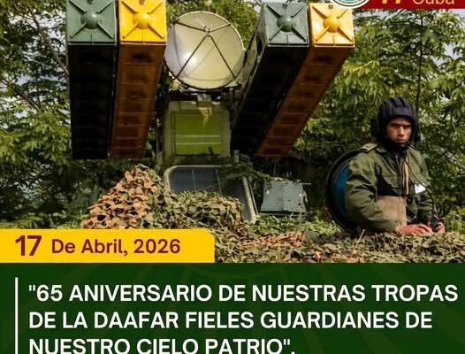 Celebran 65 aniversario de la Defensa Antiaérea y Fuerza Aérea