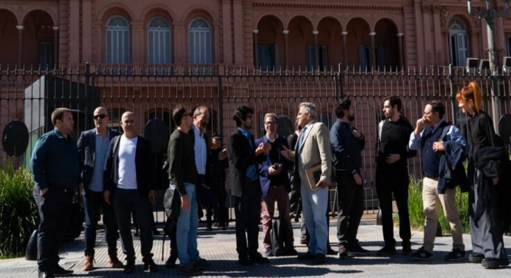 Milei denunciado en tribunales por cerrar Casa Rosada a periodistas