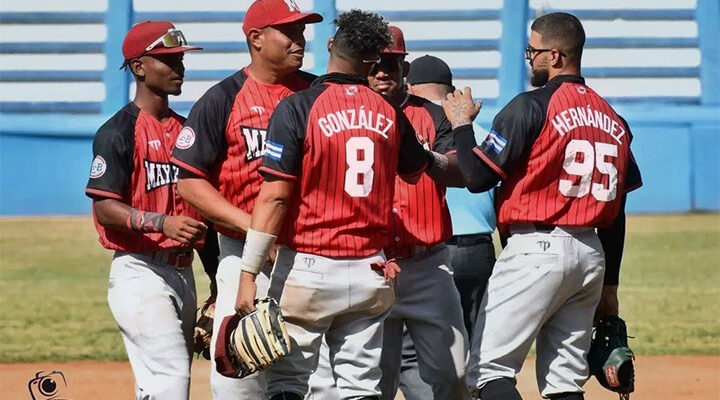 Sed de barridas y jornada de fuego en la Liga Élite de Béisbol