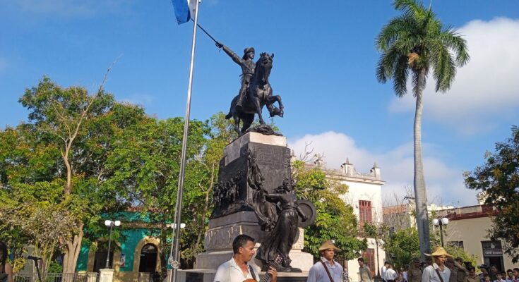 Patriota Ignacio Agramonte es recordado con emotivo homenaje en Camagüey (+ Fotos)
