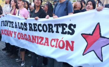 Estudiantes chilenos mantienen llamado a protesta contra recortes
