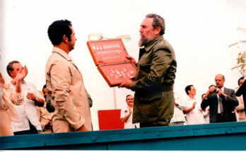 Felicita Biocubafarma al CIGB y al CNIC en aniversarios 40 y 61