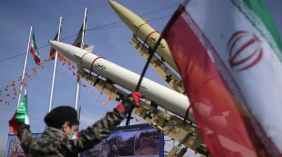 Irán responde con ofensiva aérea a ataques de Estados Unidos