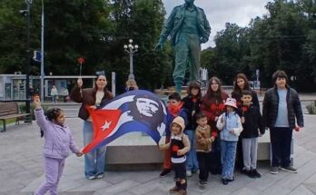 Niños cubanos en Rusia recuerdan a Fidel Castro en su centenario