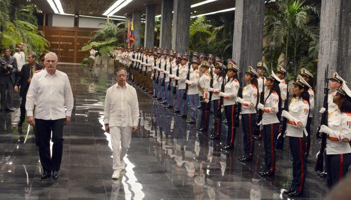 Arribó Gustavo Petro a Cuba