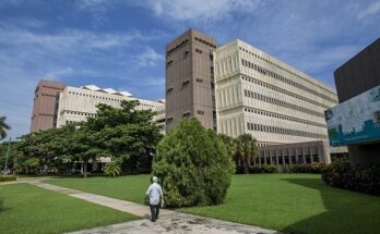 El Siglo de Fidel: Todavía las botas del Comandante en Jefe resuenan en los pasillos del CIGB