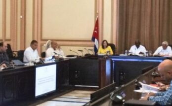 Continuar avanzando con prioridad y participación popular en la implementación de las transformaciones económicas y sociales