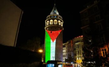 Torre de Gálata se ilumina con los colores de la bandera palestina
